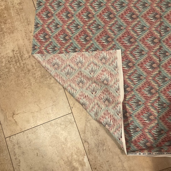 Fabric Leaf Feather Pattern 38” x 54” Raw Edges Lightweight - Picture 6 of 6